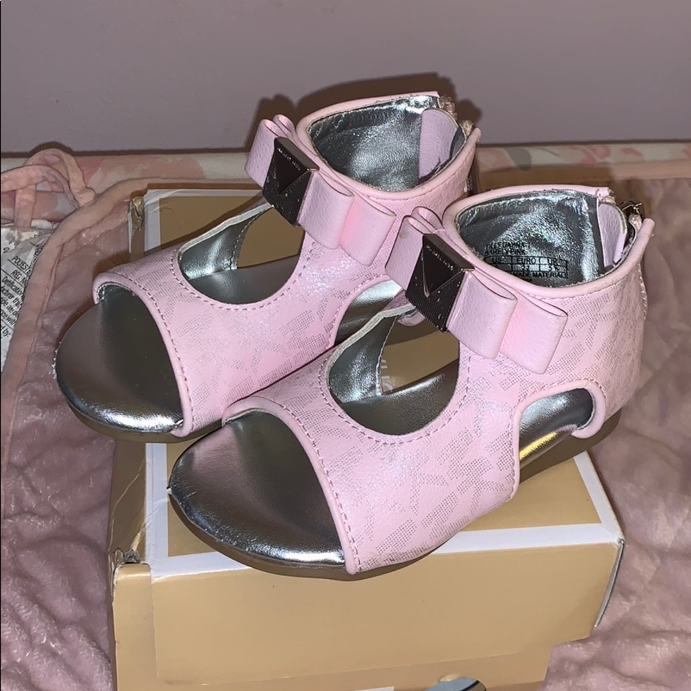 MK toddler sandals size 6